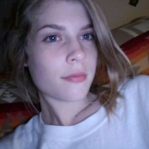 Meet your Posher, Becca